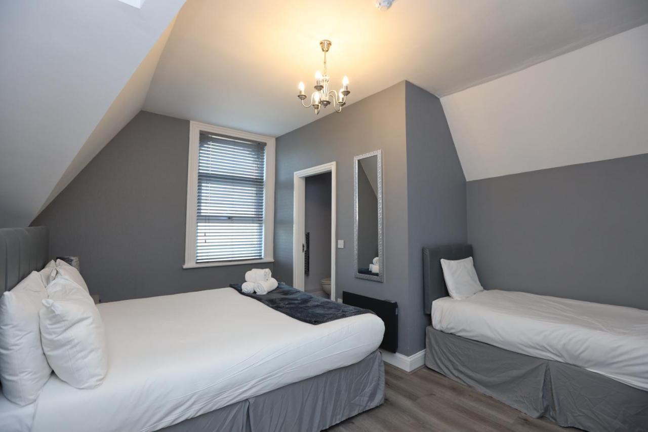 Triple Room Private Bathroom