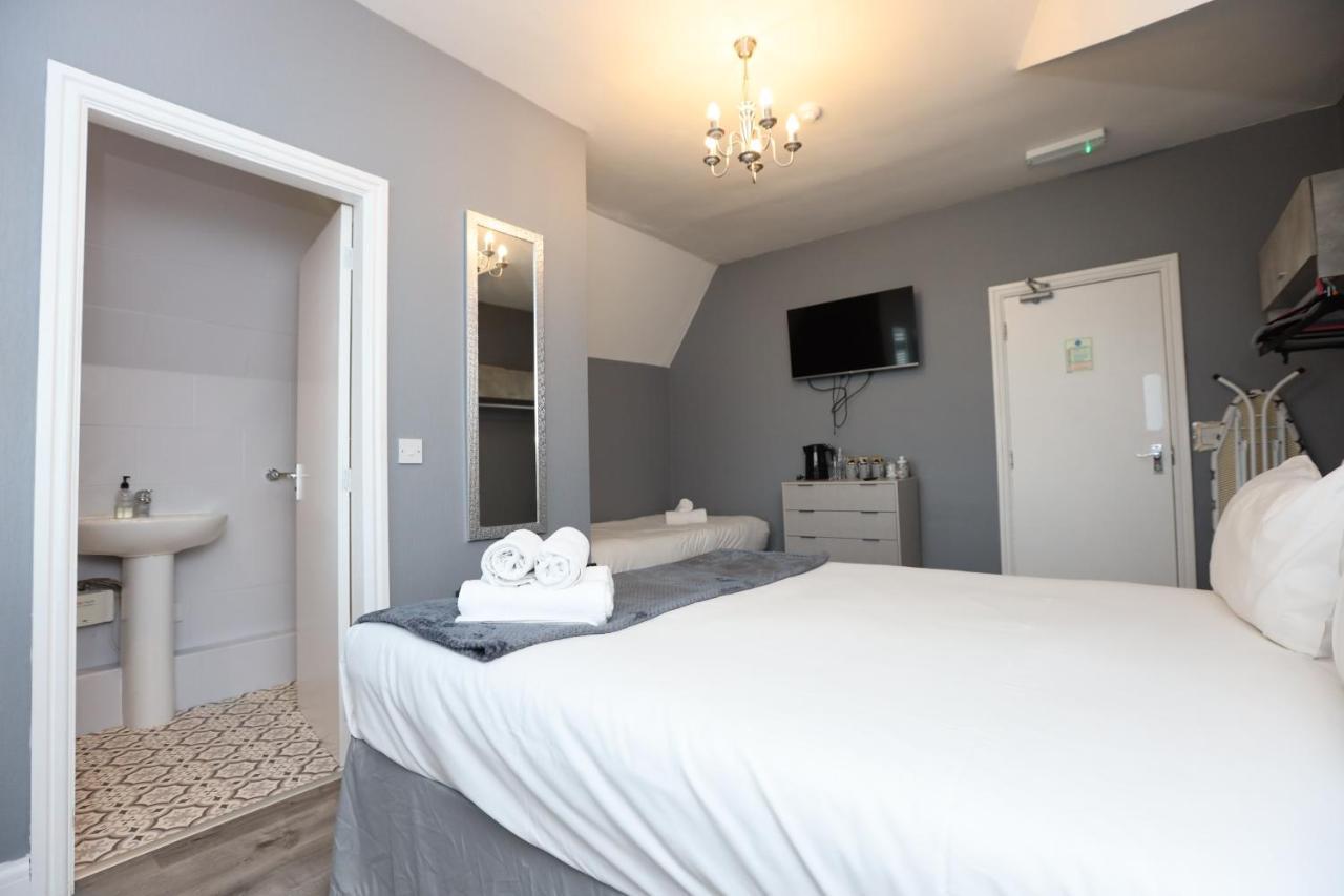 Triple Room Private Bathroom