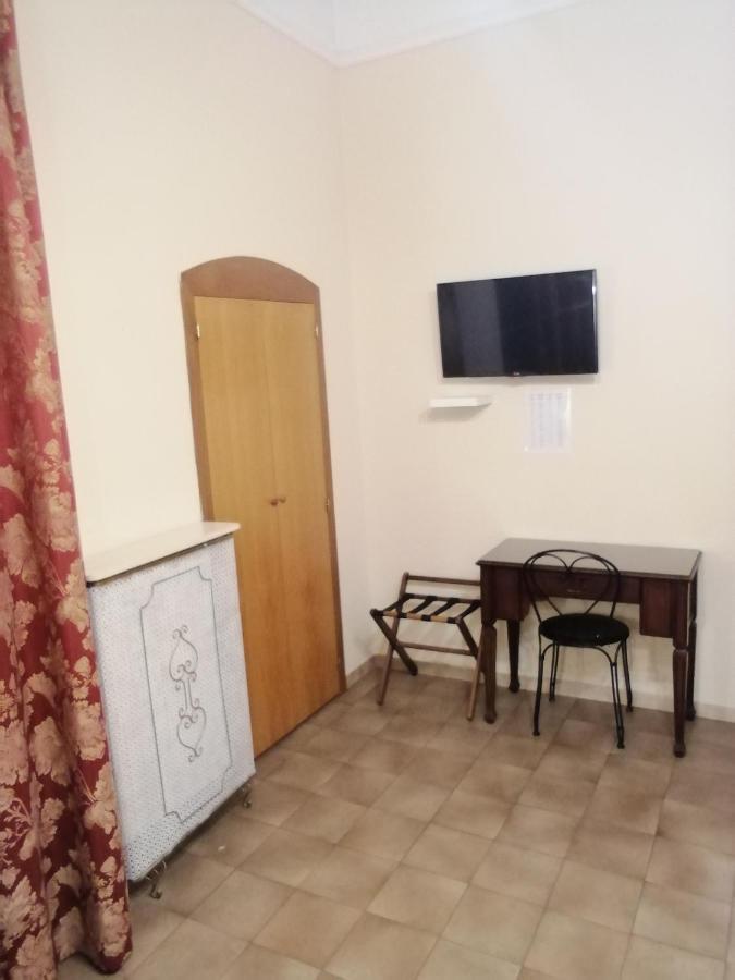 Single Room,1357749980:JPEG