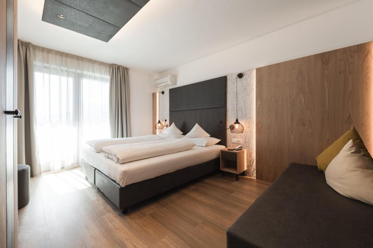 Superior Double or Twin Room,1357930757:JPEG