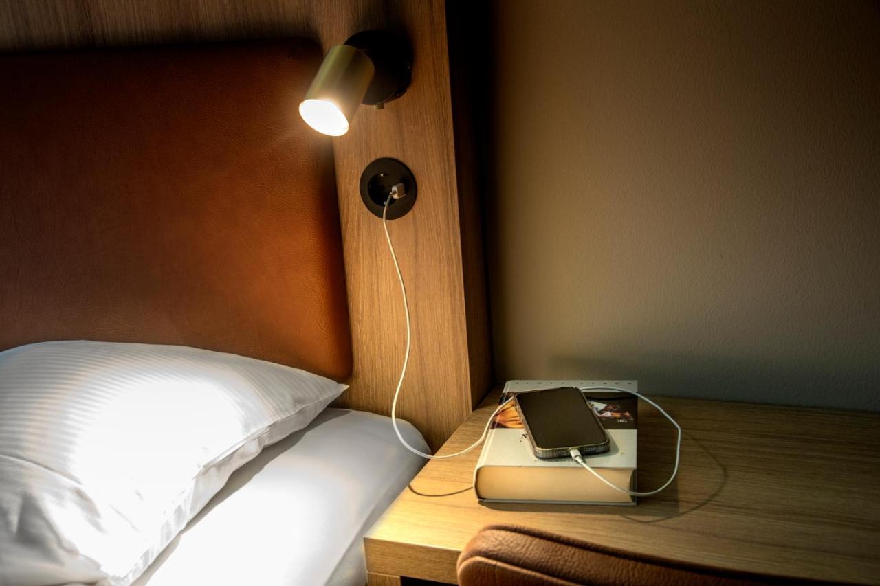 Compact Double Room 140cm bed