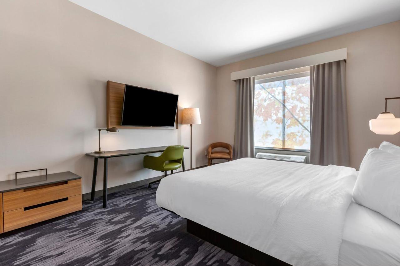 King Room - Hearing Accessible