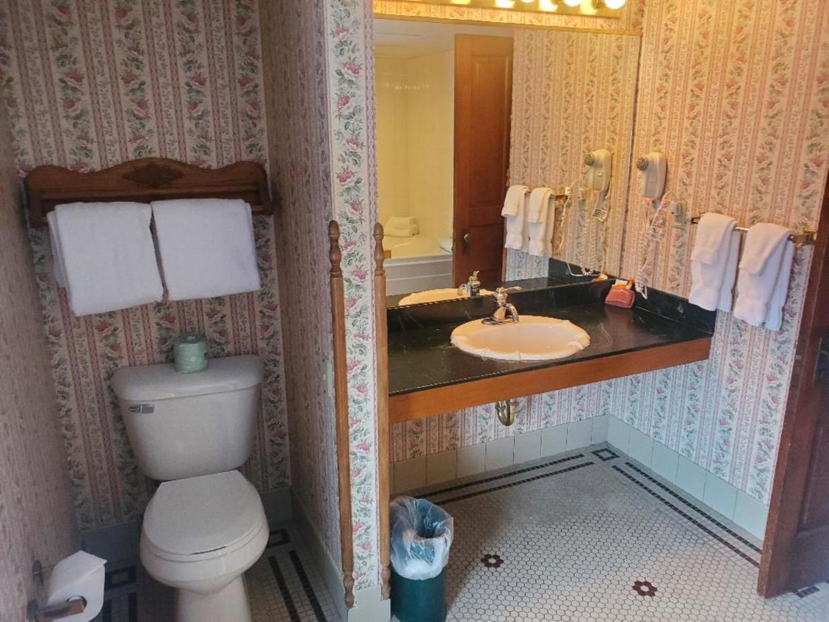 King Room Spa Bath,1653543726:JPEG