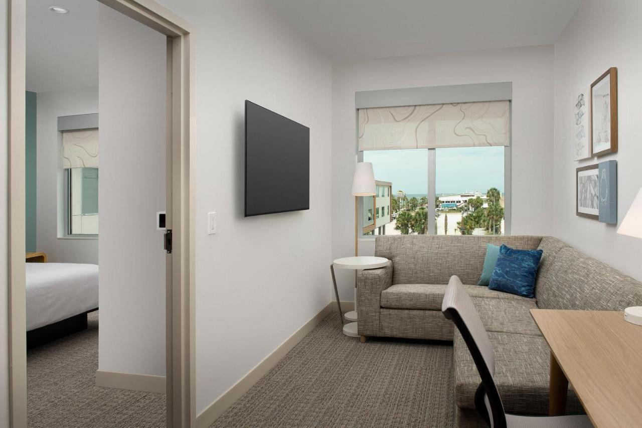 One Bedroom King Suite Sofa Bed City View
