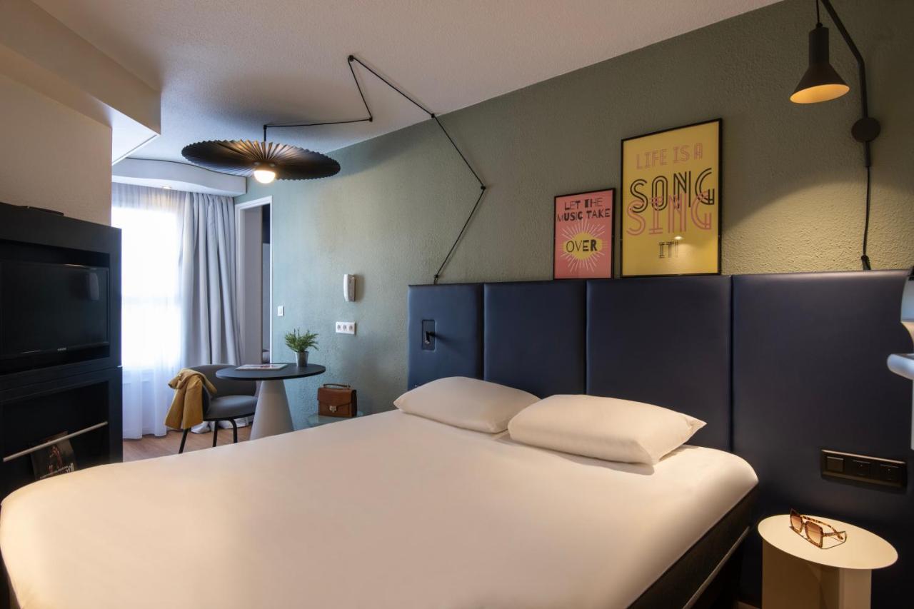 Standard Double Room,1370846861:JPEG
