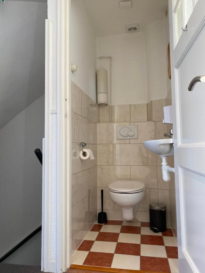 Small Single Room,1371919835:JPEG