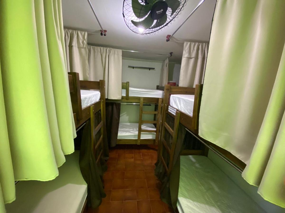 Cama em Dormitório Misto com 6 Camas