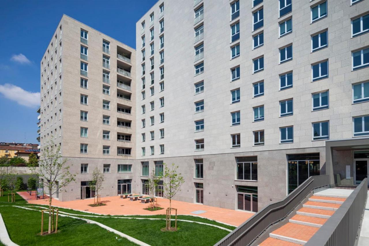 Apartment Balcony,1396878257:JPEG