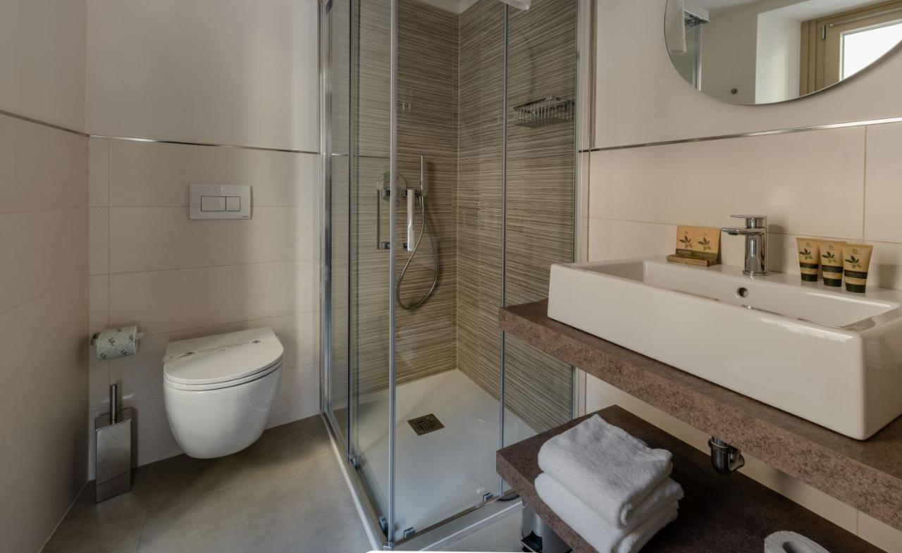 Double or Twin Room Partial Lake View Terrace