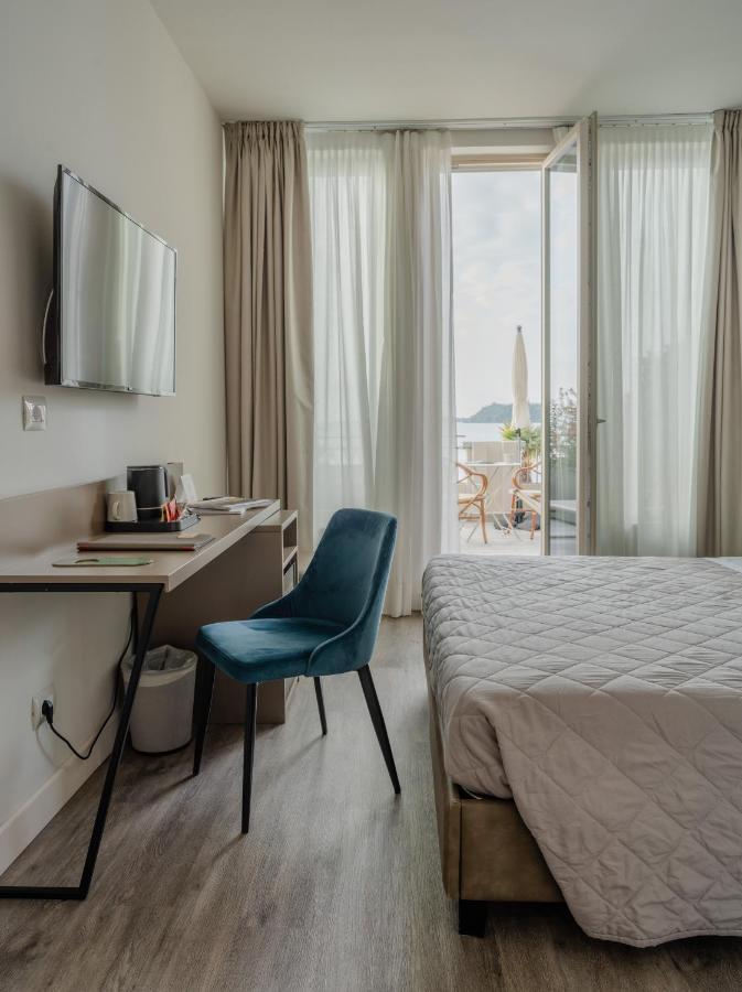 Superior Double or Twin Room Lake View Terrace