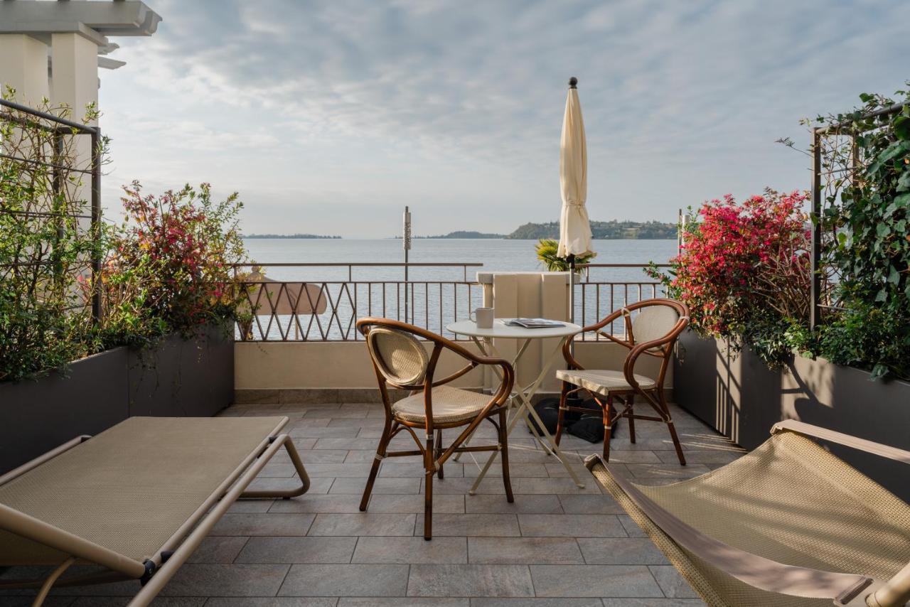 Superior Double or Twin Room Lake View Terrace