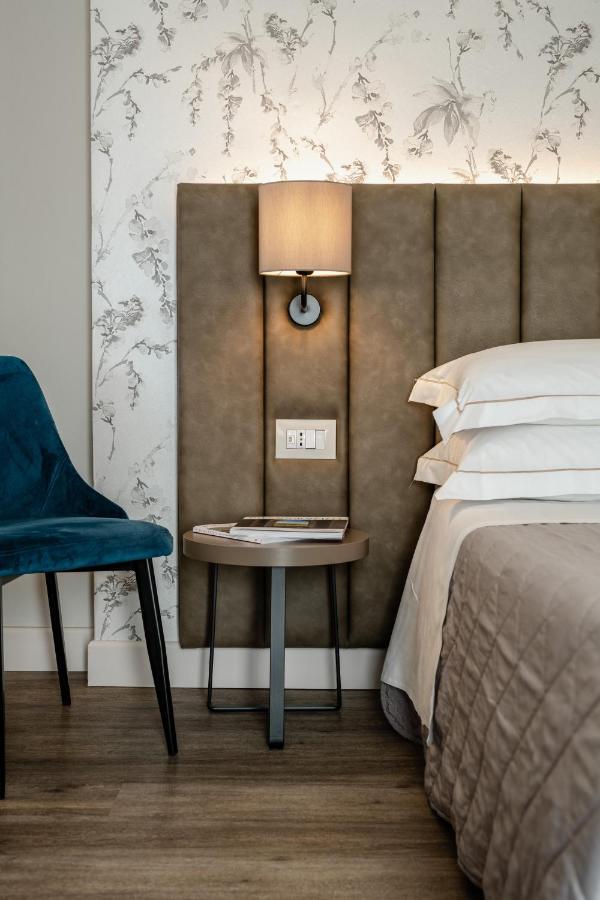 Superior Double or Twin Room Lake View Terrace