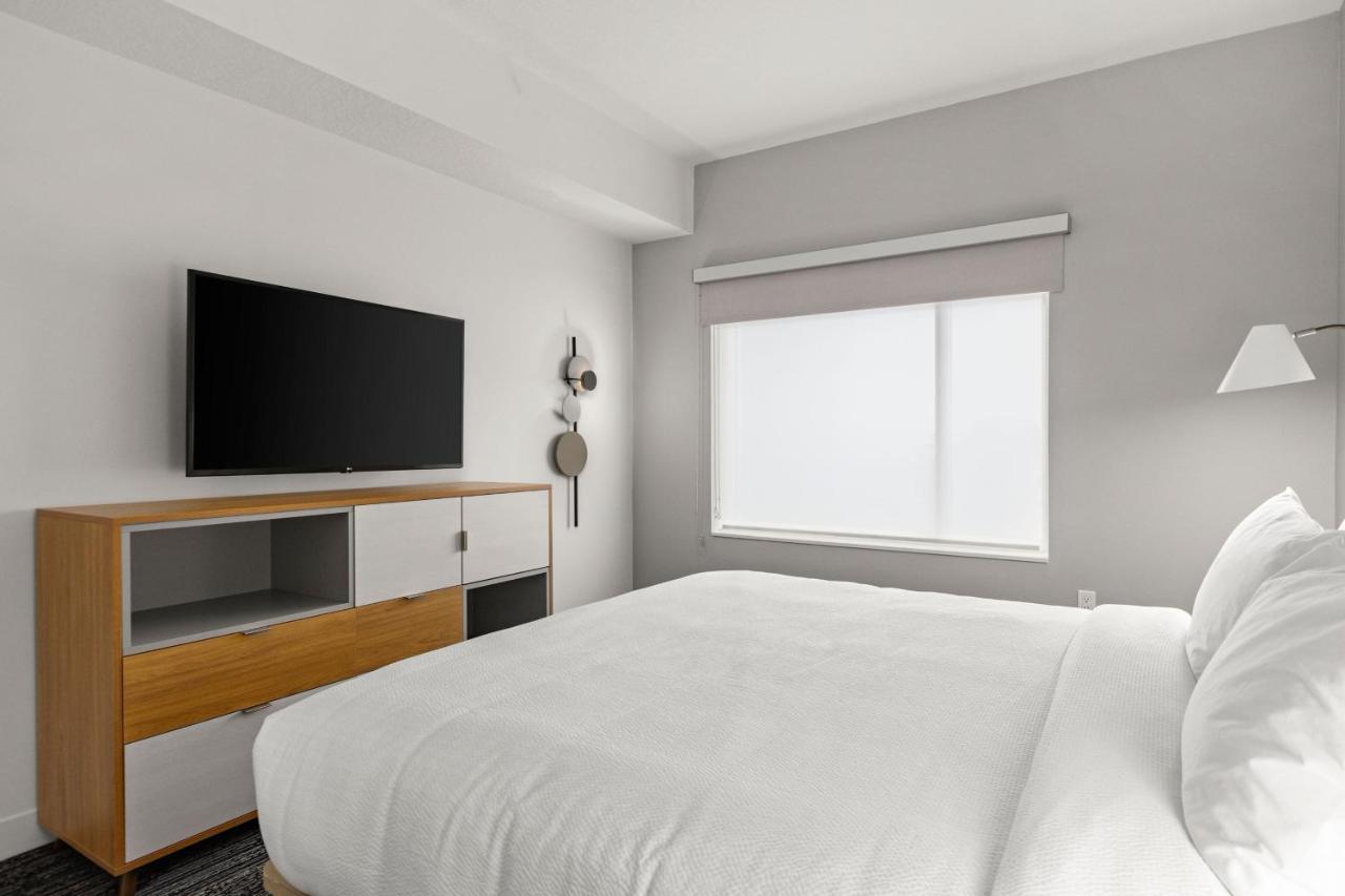 One Bedroom King Suite,1381382759:JPEG