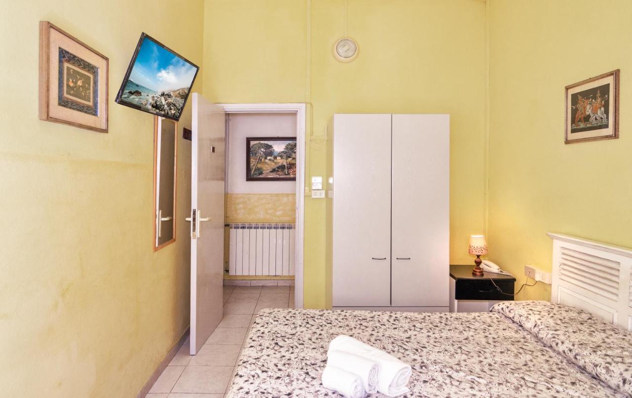 Economy Double or Twin Room,1382357480:JPEG