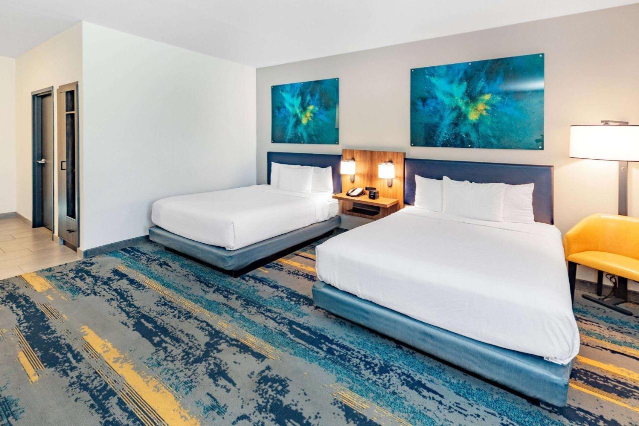 Queen Room with Two Queen Beds and Roll-In Shower - Mobility/Hearing Accessible - Non-Smoking