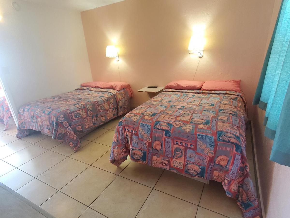Deluxe Two-Bedroom Family Room