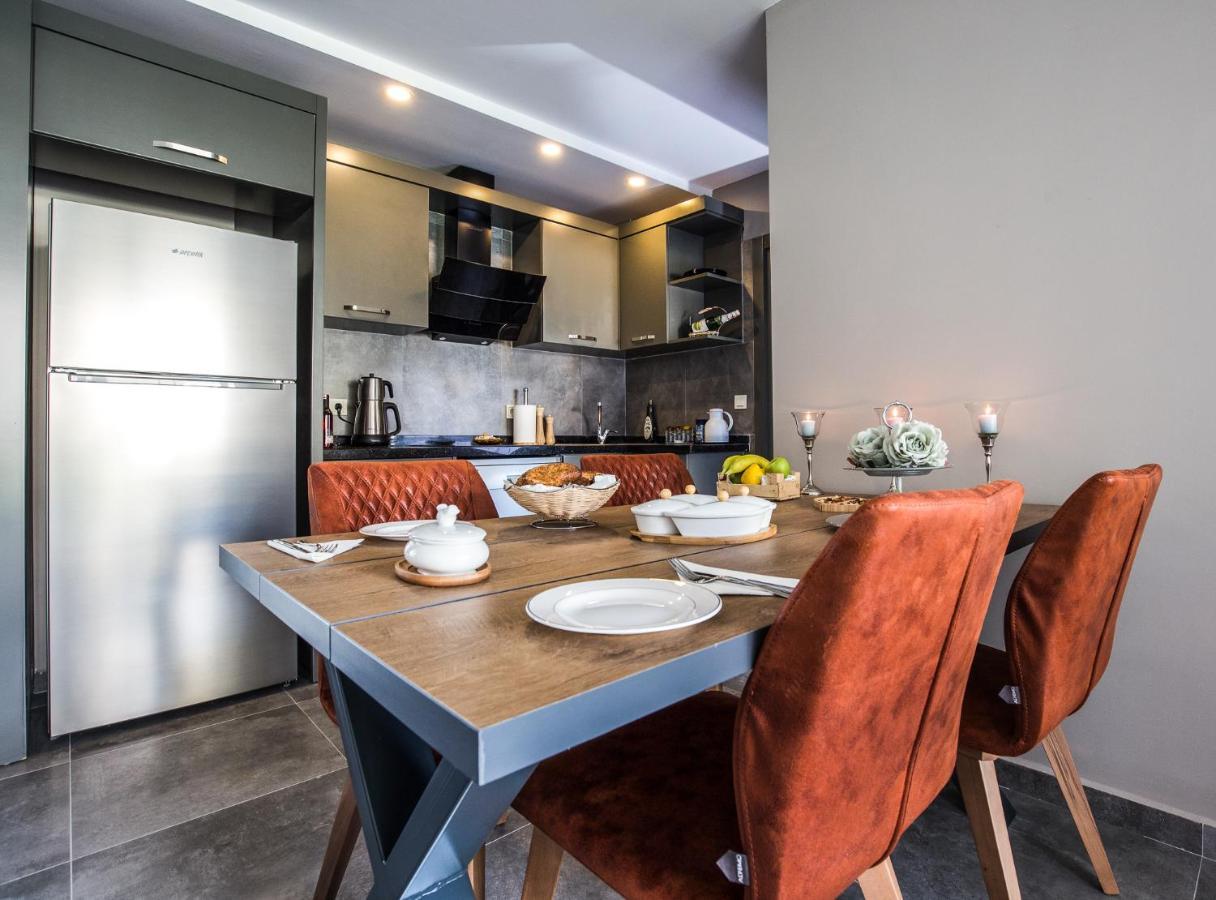 Deluxe One-Bedroom Apartment