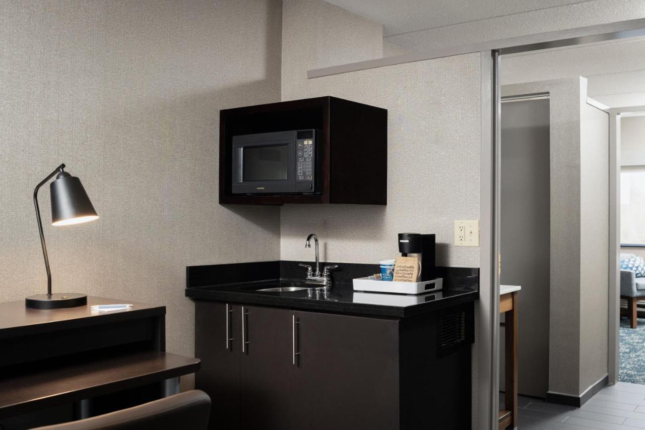 1 Bedroom Suite, 1 King, Sofa bed