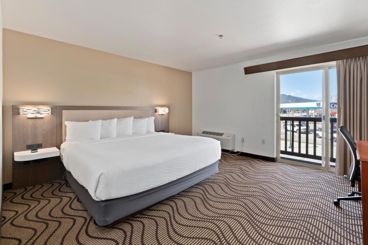 King Room View Mobility Accessible or Non-Smoking
