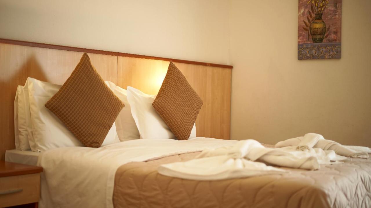 Double Room,1403607581:JPEG