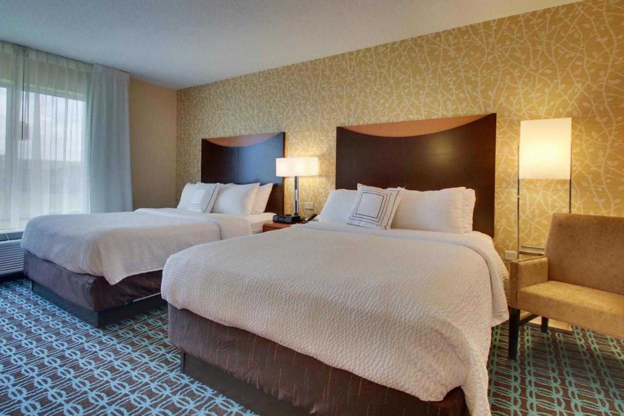 Queen Room with Two Queen Beds - Hearing Accessible