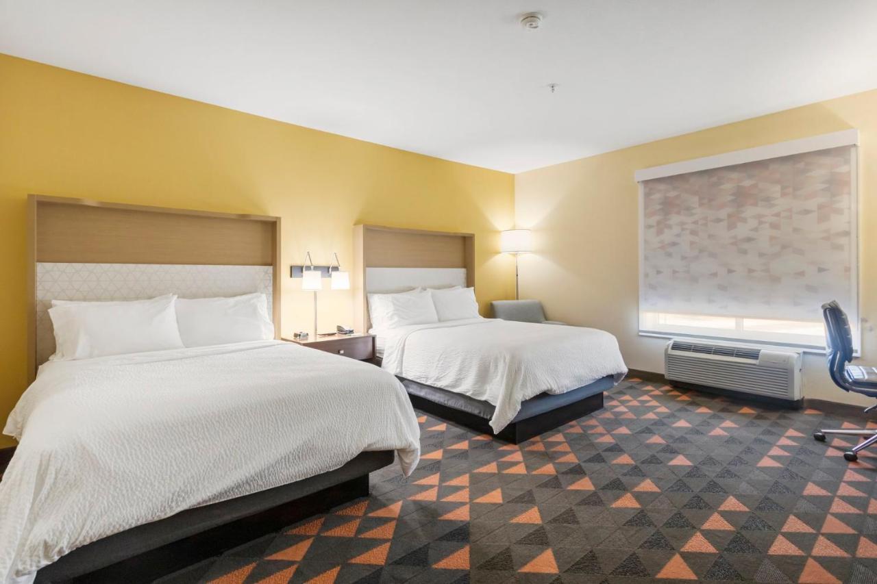 Standard Room with Two Queen Beds