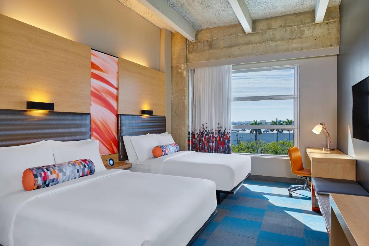 Quarto Aloft com 2 Camas Queen-size