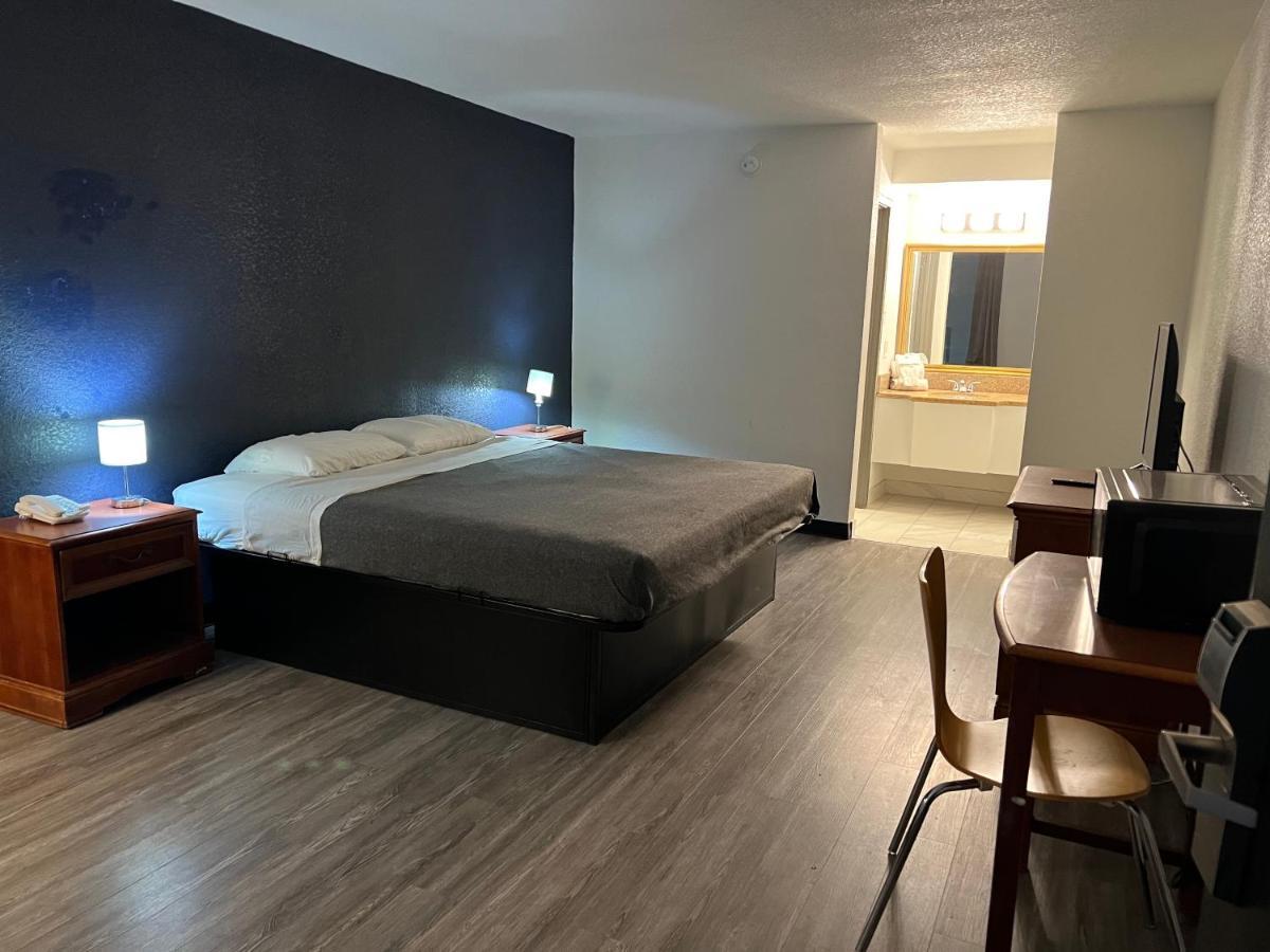 King Room - Non-Smoking