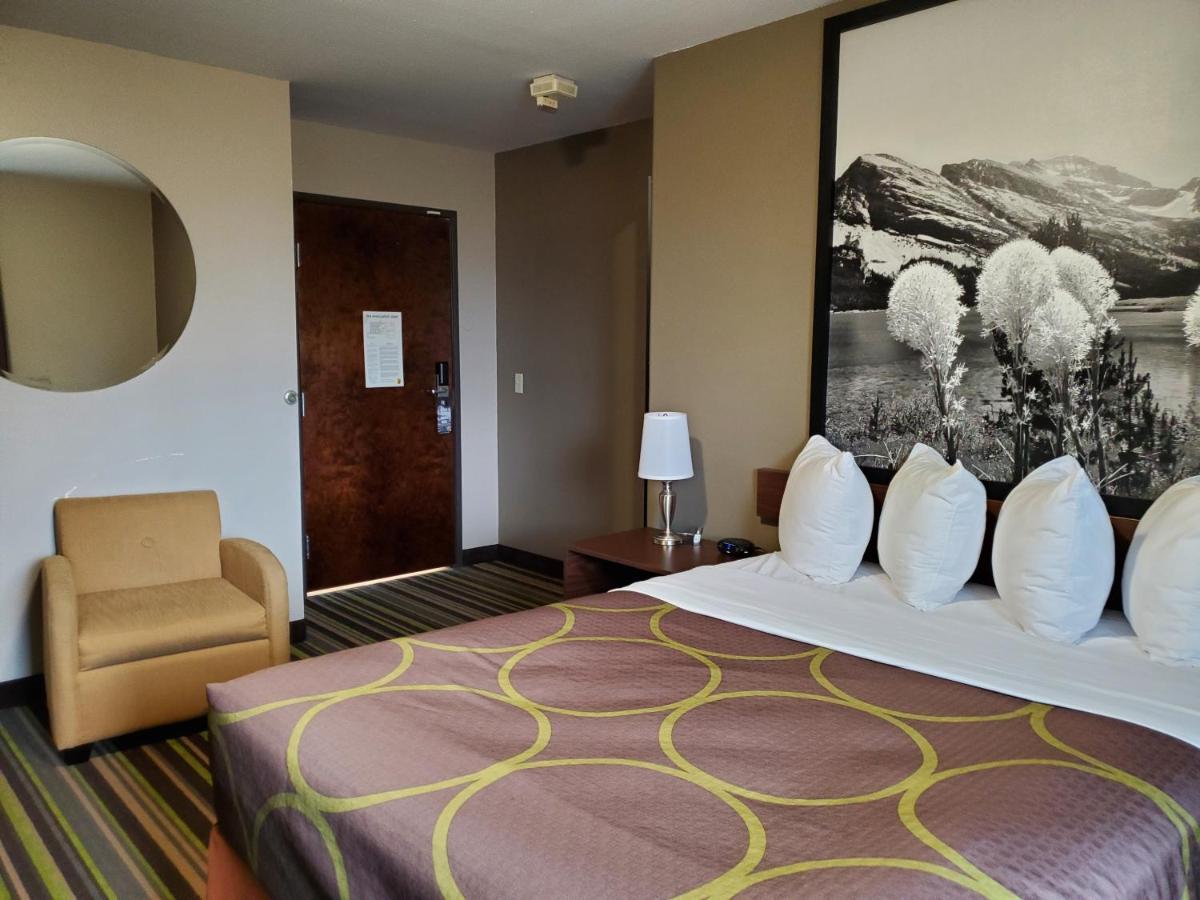 Queen Room Mobility Access or Non-Smoking