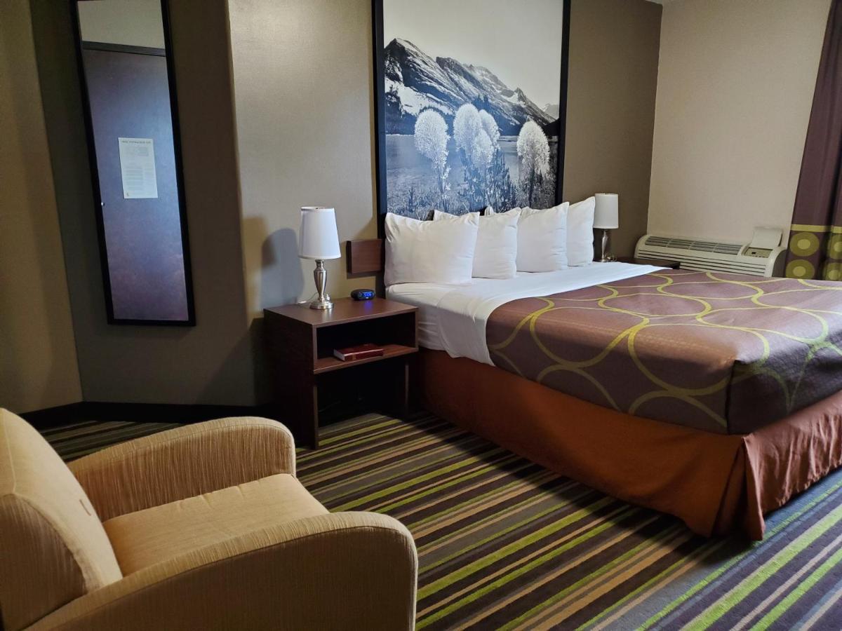 Queen Room Mobility Access or Non-Smoking