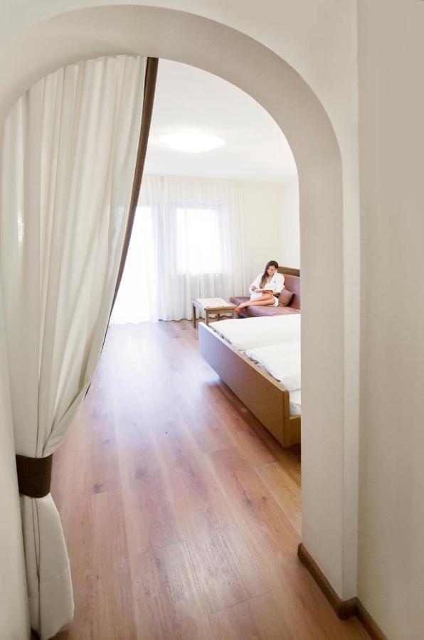 Camera Matrimoniale/Doppia con Letti Singoli con Letto Supplementare
