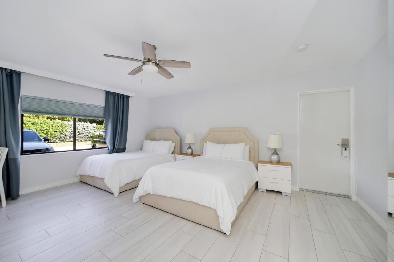 Studio Apartment Kitchen - Two Full Beds (Self Check-in)
