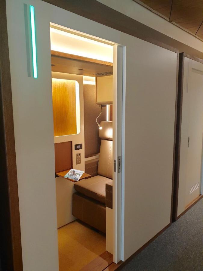 Single FlexiSuite Pod - 6 Hour Morning Stay from 07:00-13:00 hrs (7am-1pm)