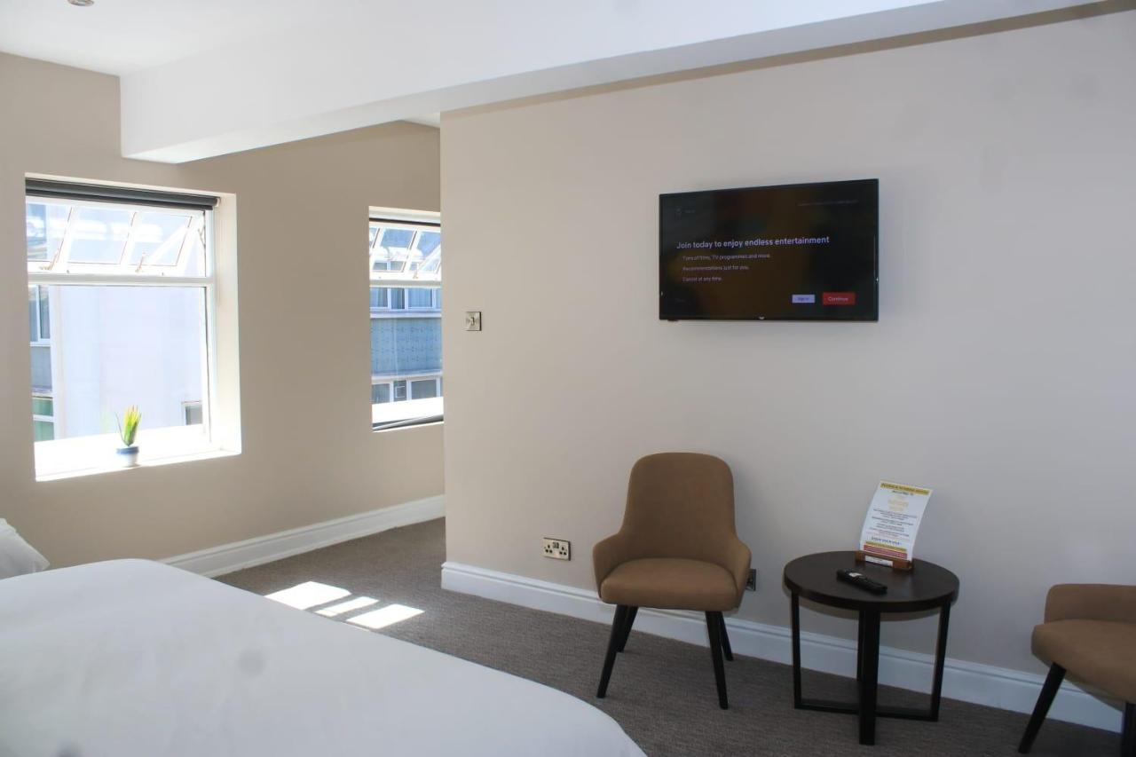 Triple Room Bath