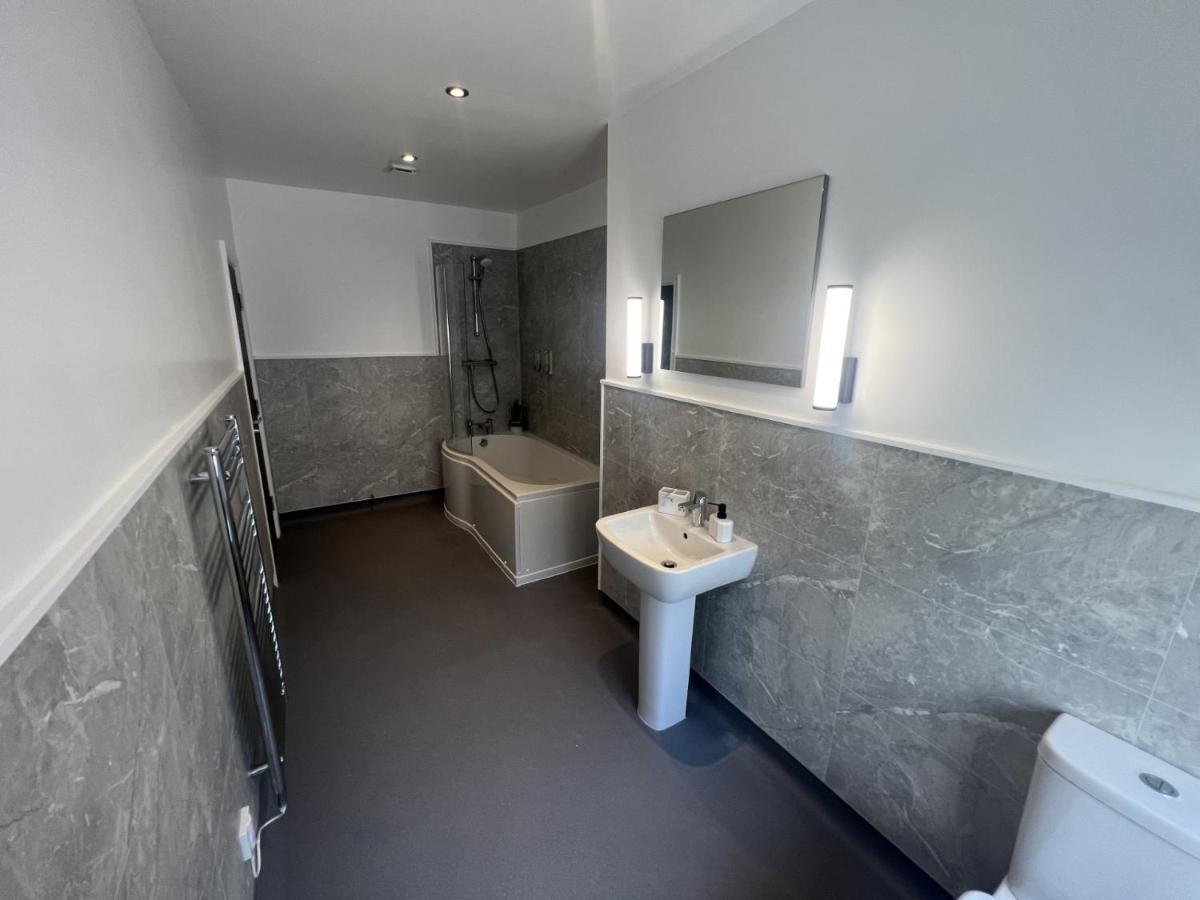 Deluxe Double Room Bath