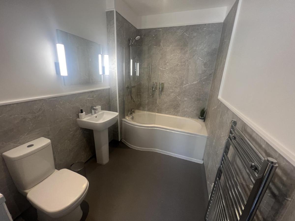 Triple Room Bath