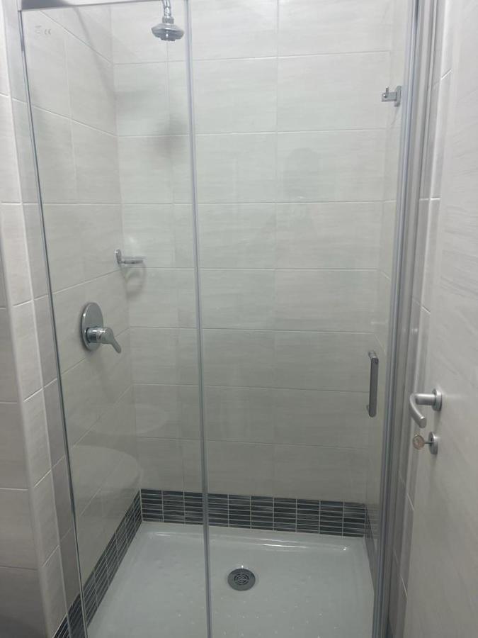 Family Room Bathroom,1671979084:JPEG