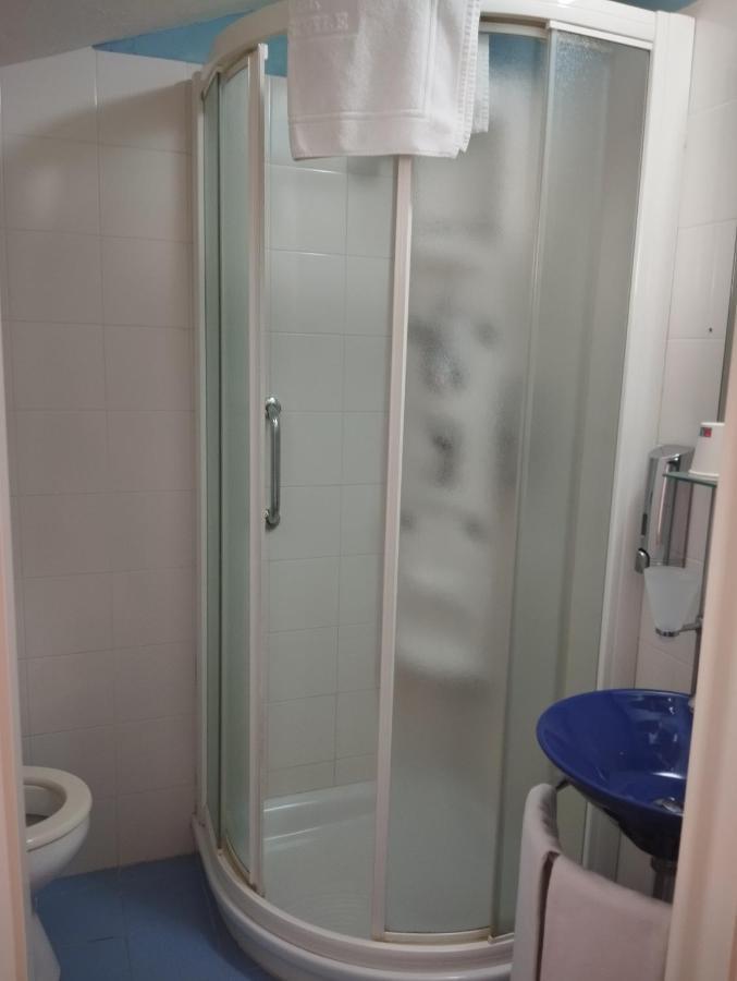 Small Double Room,1407733904:JPEG