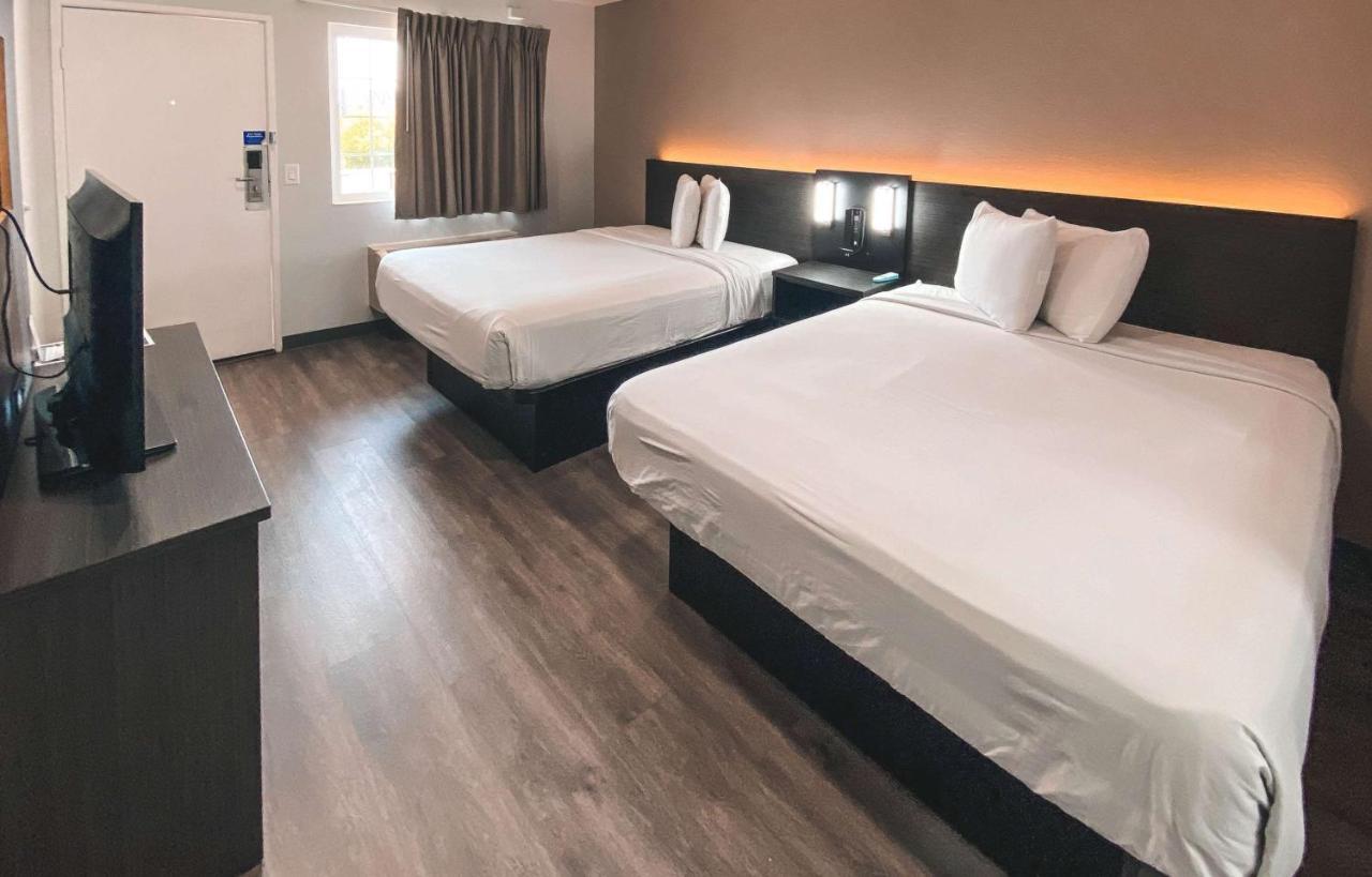 Queen Room with Two Queen Beds - Disability Access
