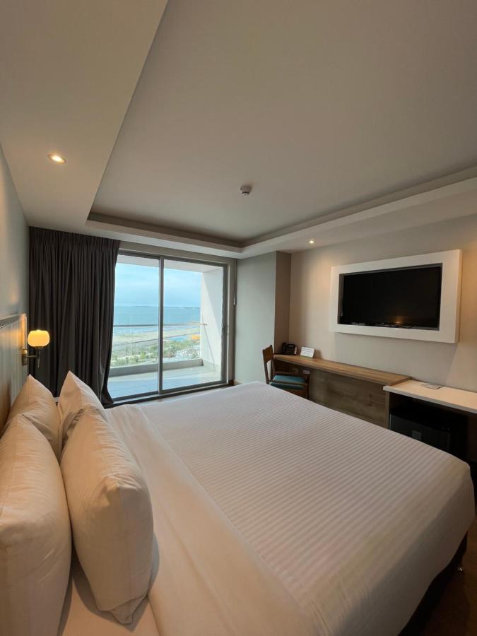 1 King Bed Superior Room Non-Smoking