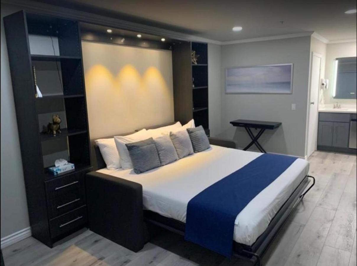 Deluxe King Studio
