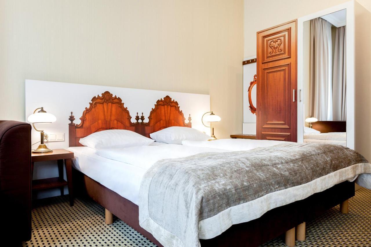 Standard Plus Twin Room