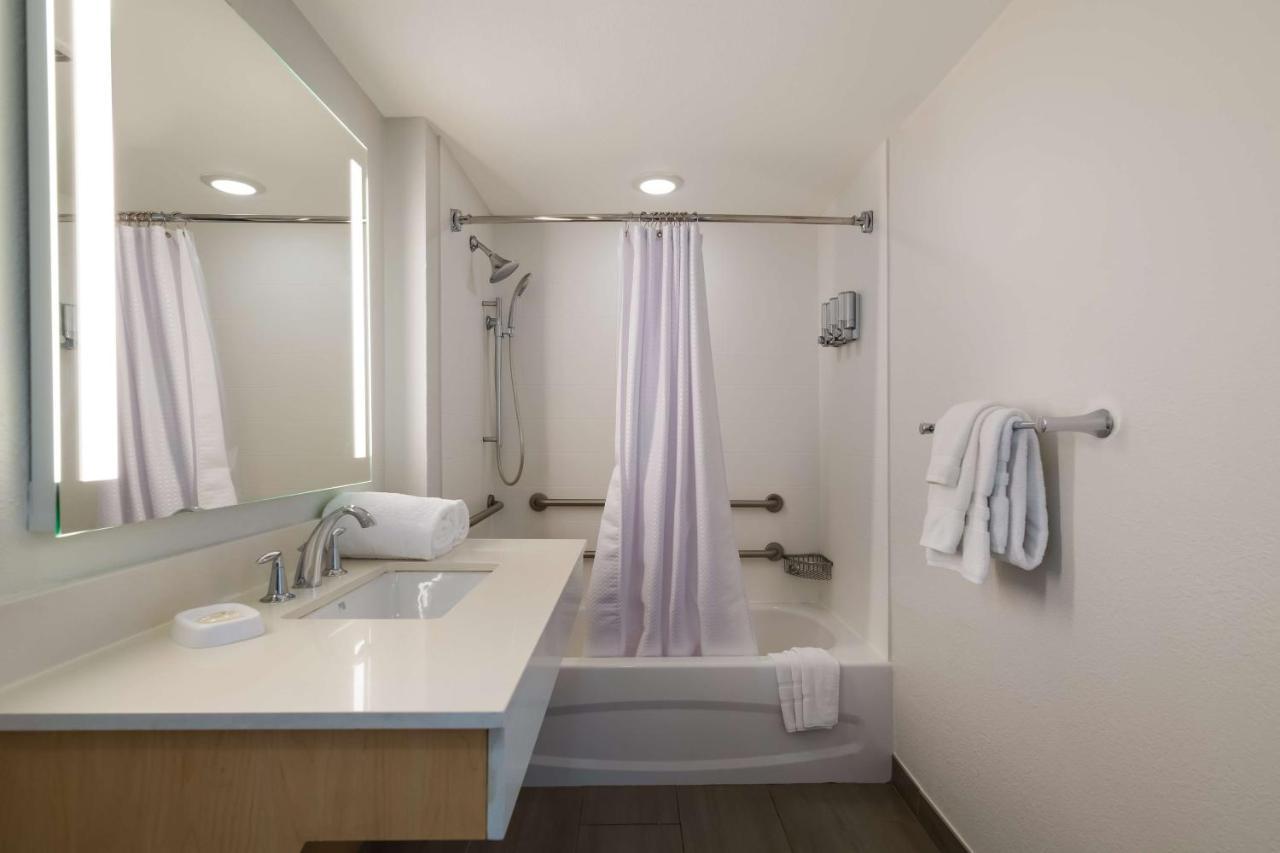 Mobility/Hearing Accessible - Two Bedroom Suite - King and Queen