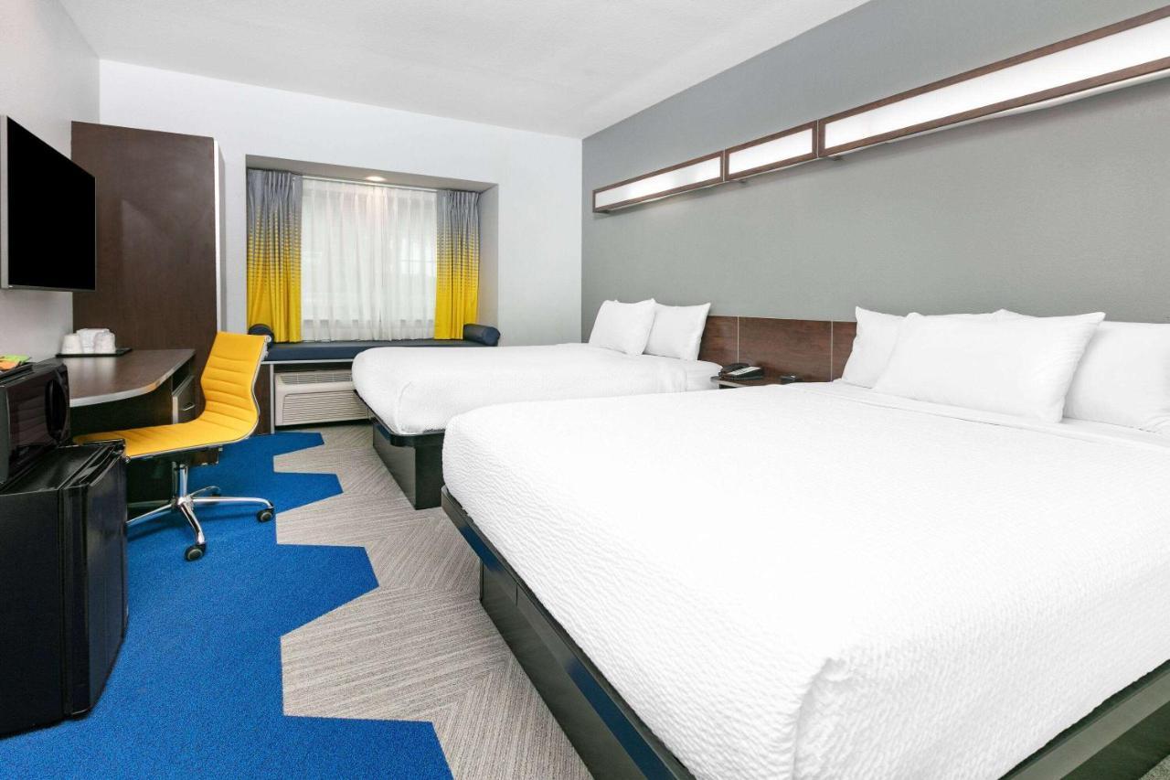 Queen Room Two Queen Beds Non-Smoking