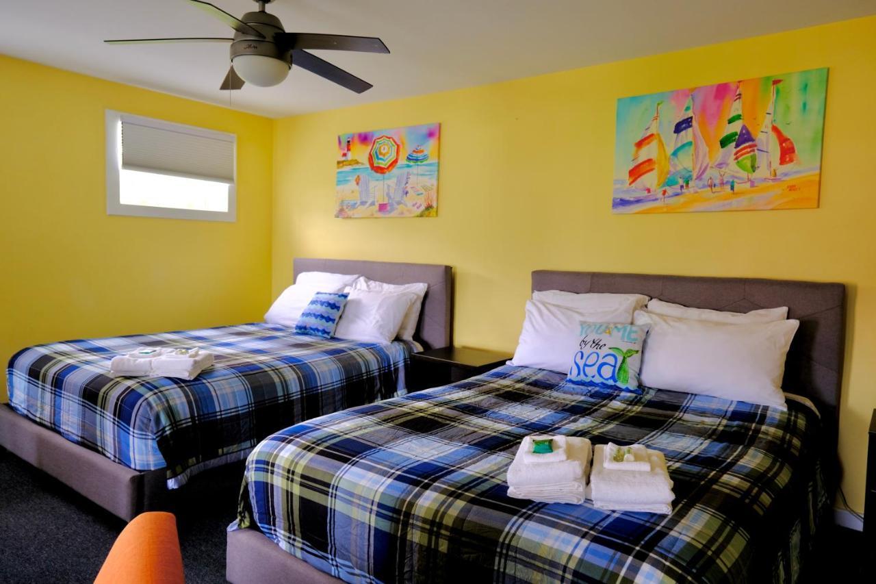 Queen Queen Room