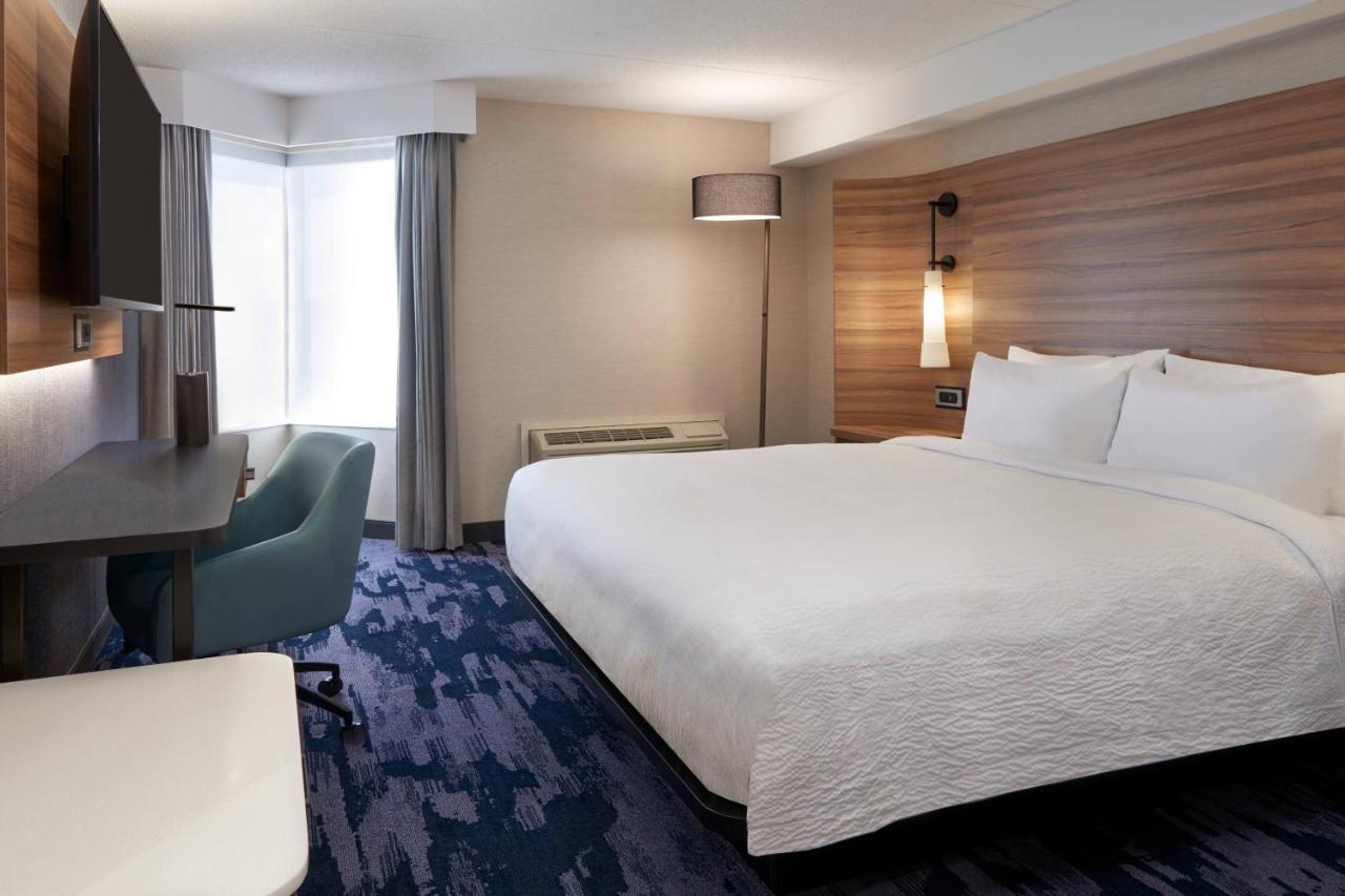 King Room with Bathtub - Mobility Access/Hearing Accessible