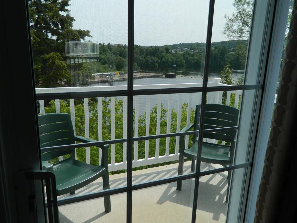 Queen Room Balcony Non-Smoking,707354377:JPEG