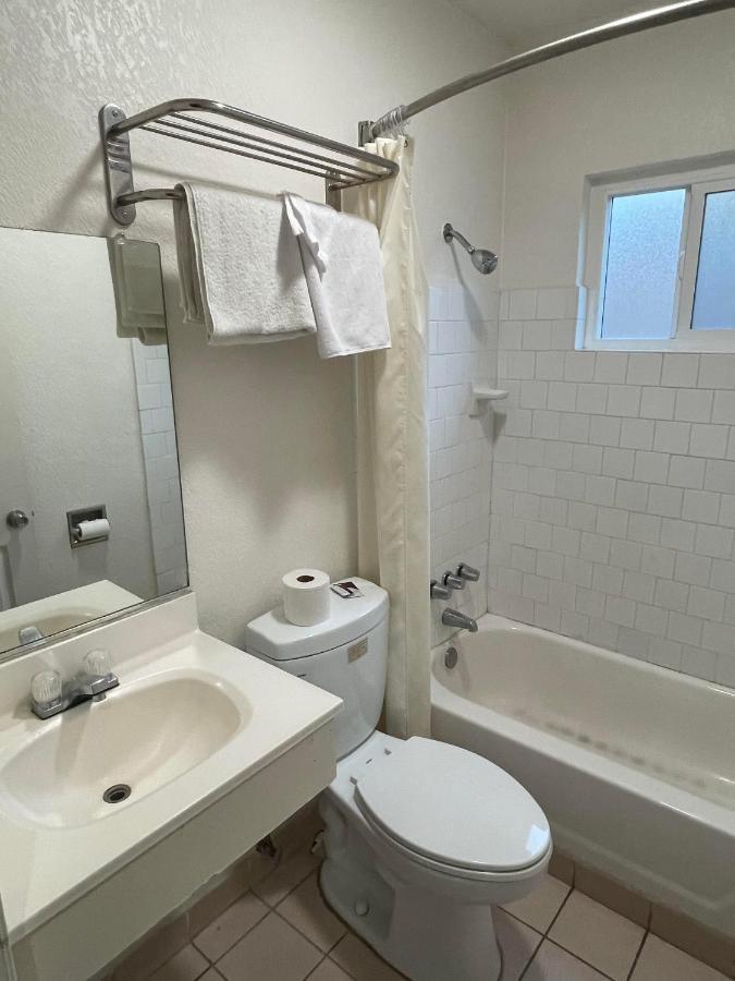 Budget Double Room,1556611861:JPEG