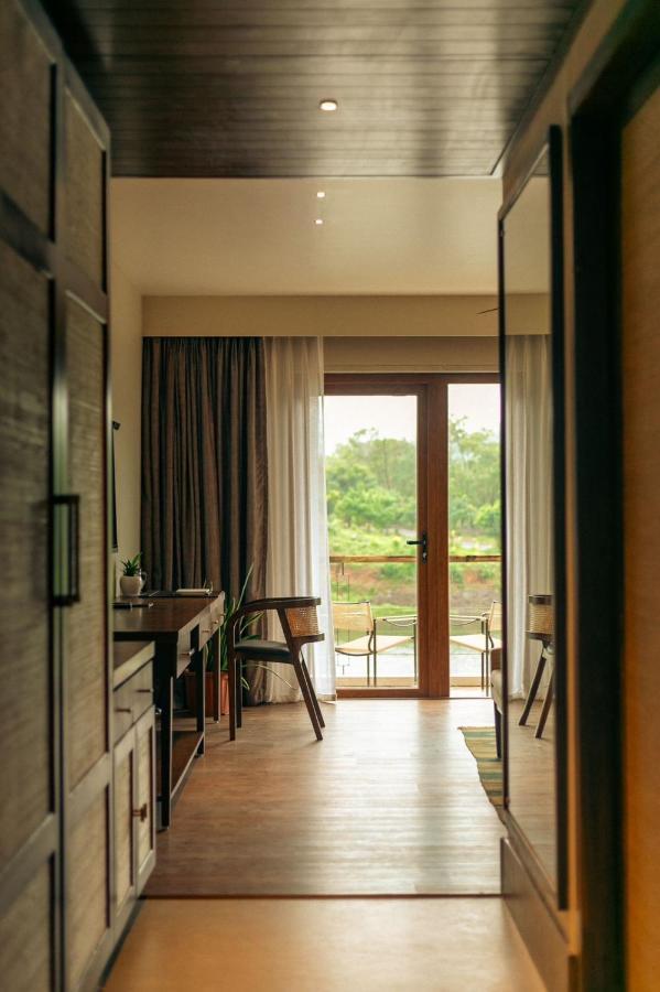 Family Room Lake View