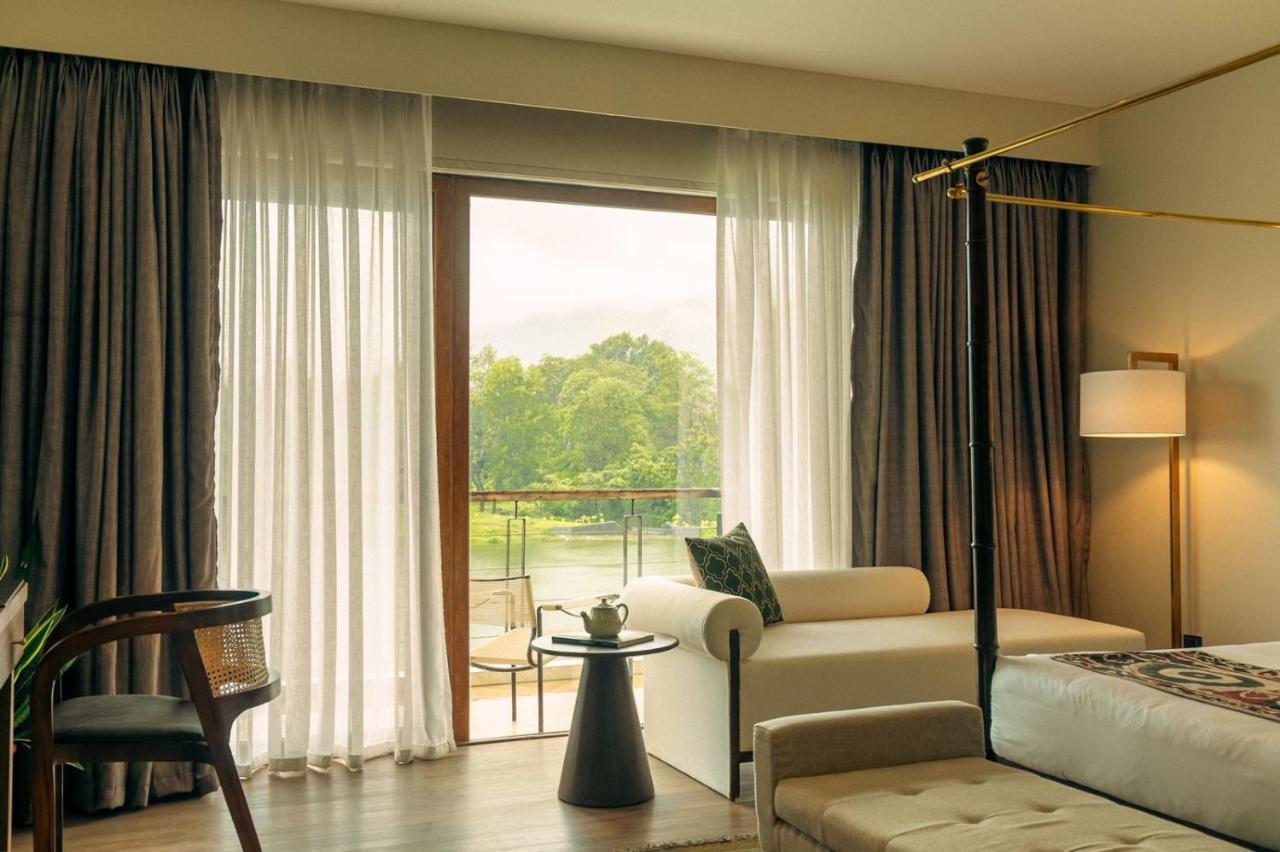 Family Room Lake View